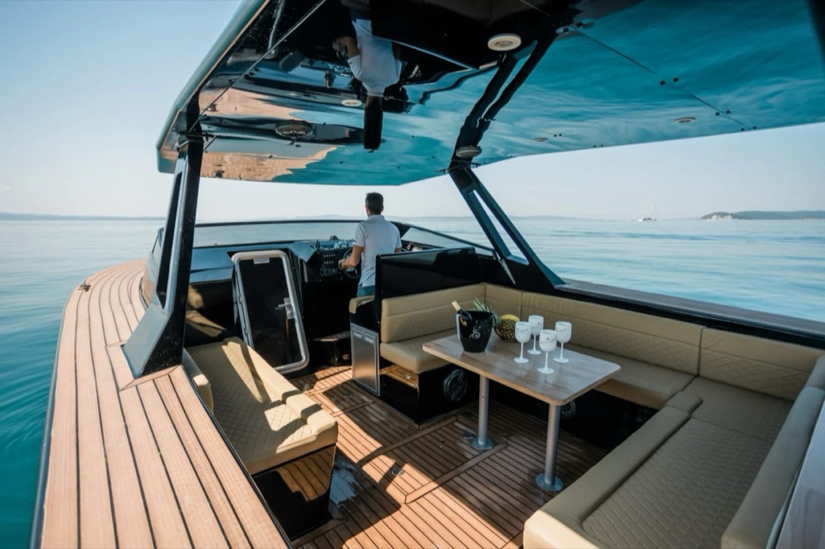 Colnago 35 Open deck boat for premium Adriatic charters, Nini Tours, photo 6 of 14