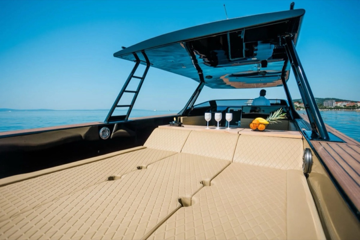 Colnago 35 Open deck boat for premium Adriatic charters, Nini Tours, photo 8 of 14