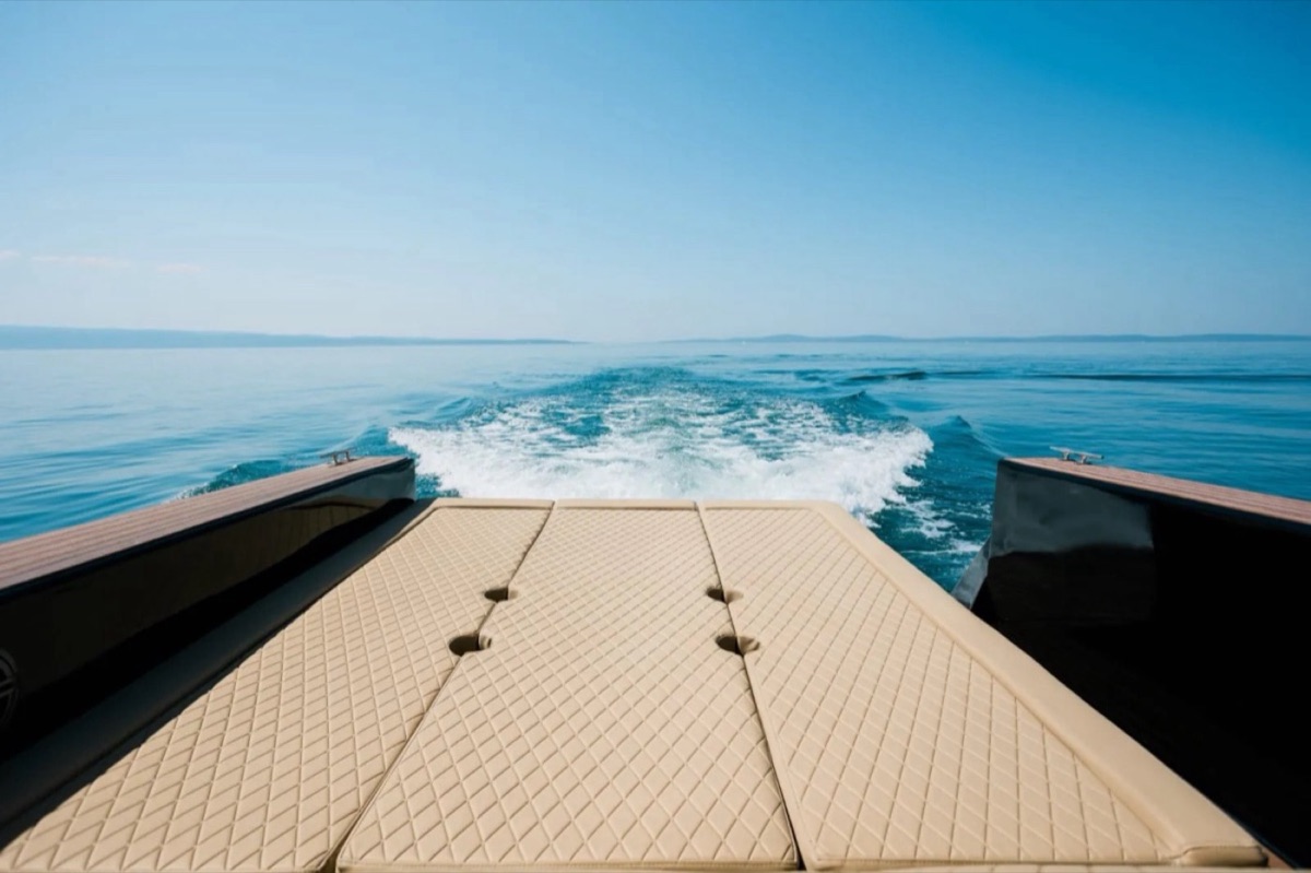 Colnago 35 Open deck boat for premium Adriatic charters, Nini Tours, photo 9 of 14