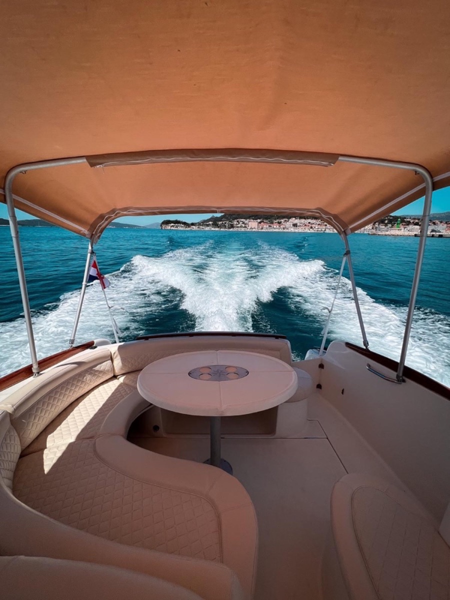 Jeanneau Leader 805 private boat for island tours near Split, Croatia, photo 3 of 10