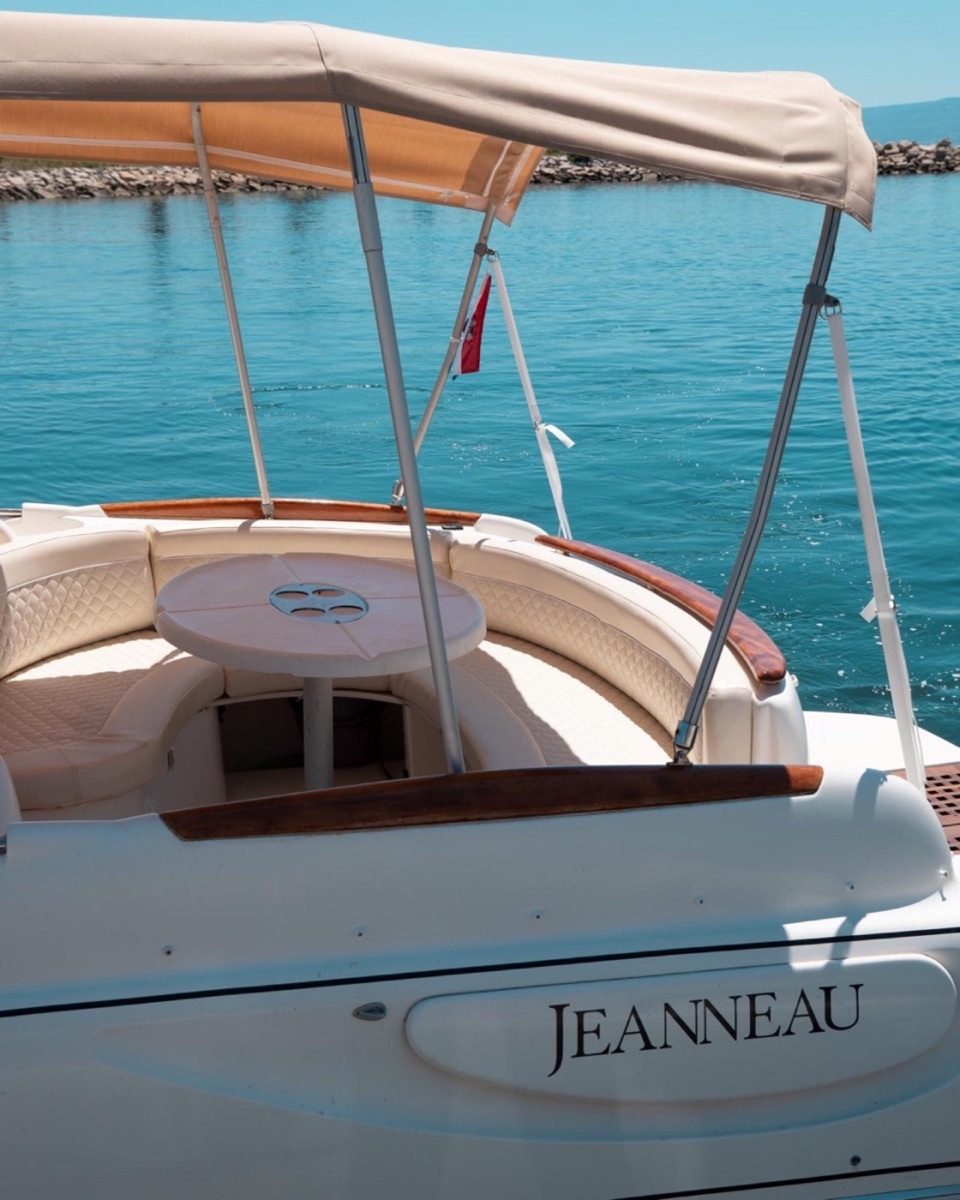 Jeanneau Leader 805 private boat for island tours near Split, Croatia, photo 7 of 10