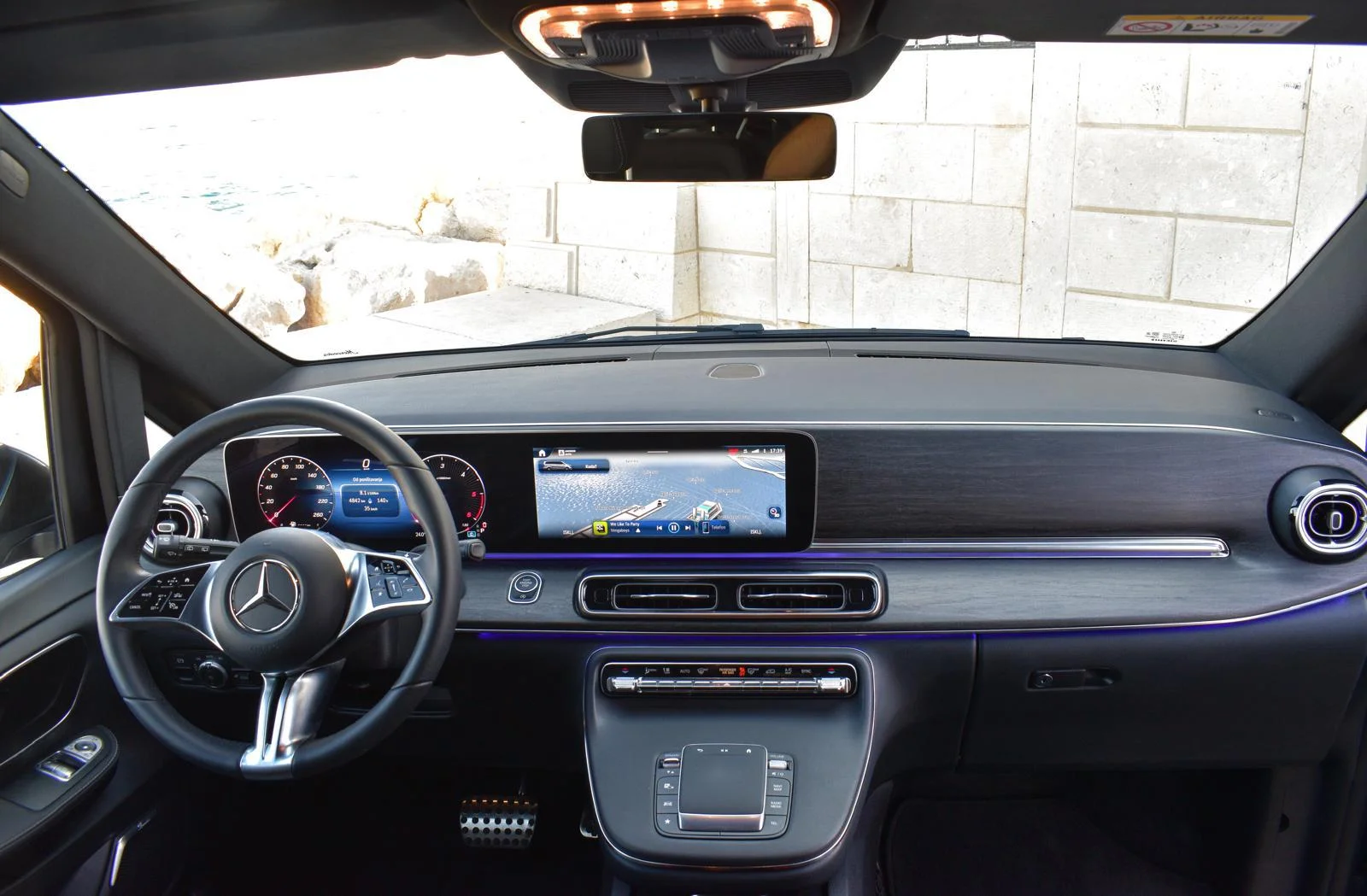 Mercedes V-Class luxury van for families and small groups, Nini Tours Dalmatia, photo 2 of 2