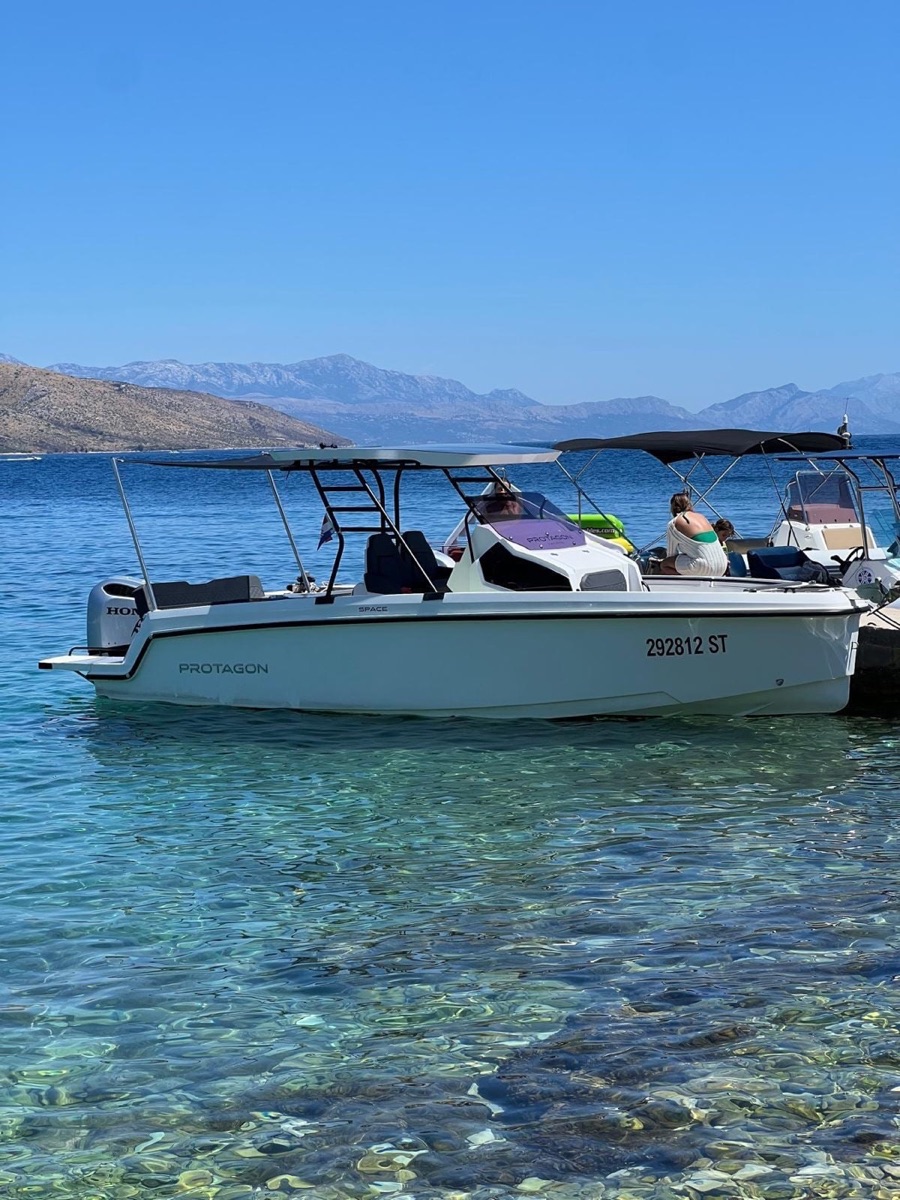 Protagon 25 open speedboat for private Adriatic day tours from Split, photo 4 of 6