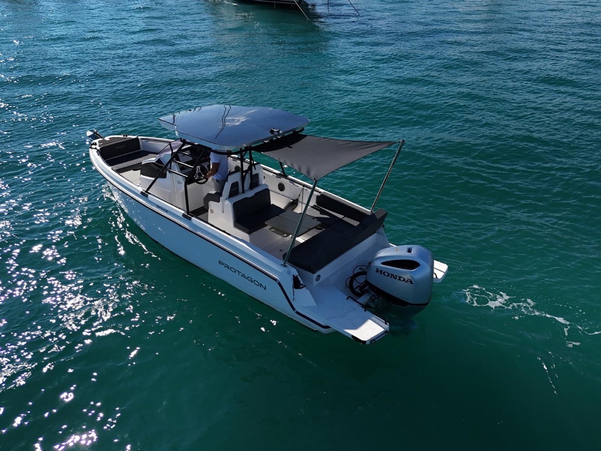 Protagon 25 open speedboat for private Adriatic day tours from Split, photo 2 of 6